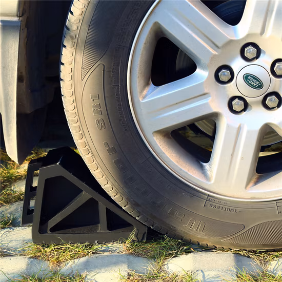 5% Discount Heavy Duty Parking L Shape Wheel Chocks for Trucks